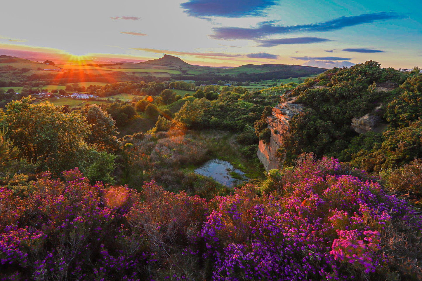 Sunset at Captain Cook Monument